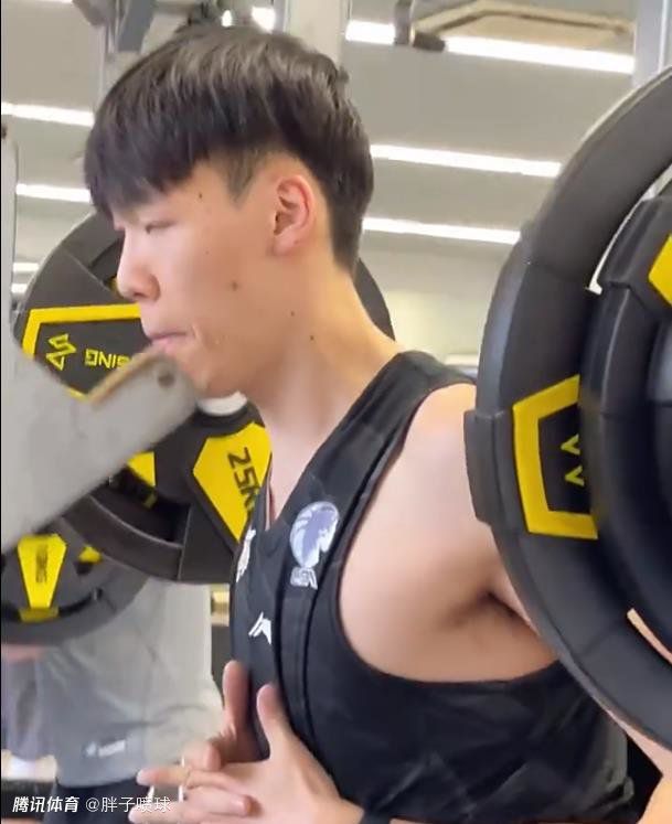 撒尿美女无能挡免费看